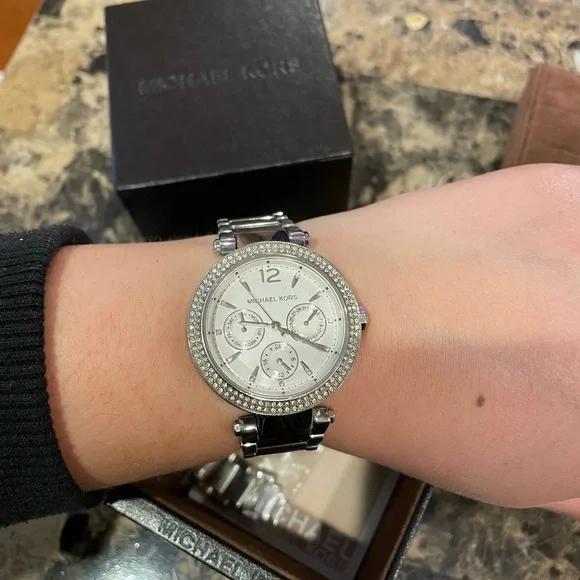 Michael Kors MK5779 Stainless Steel Ladies Watch ⌚️ - Picture 9 of 11